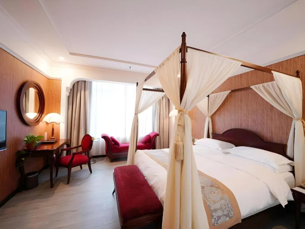 Bed in Hua Xia Pearl Hotel