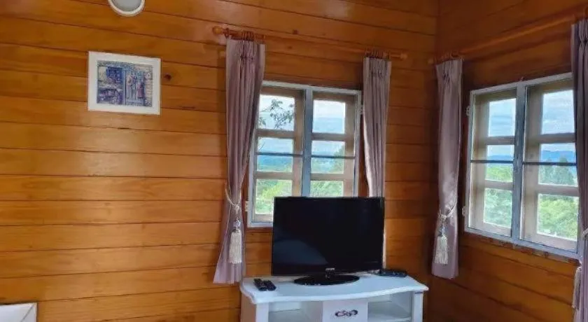 Montana Cotswolds Resort