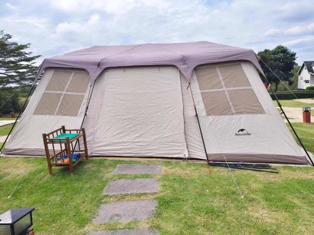 Montana Cotswolds Resort