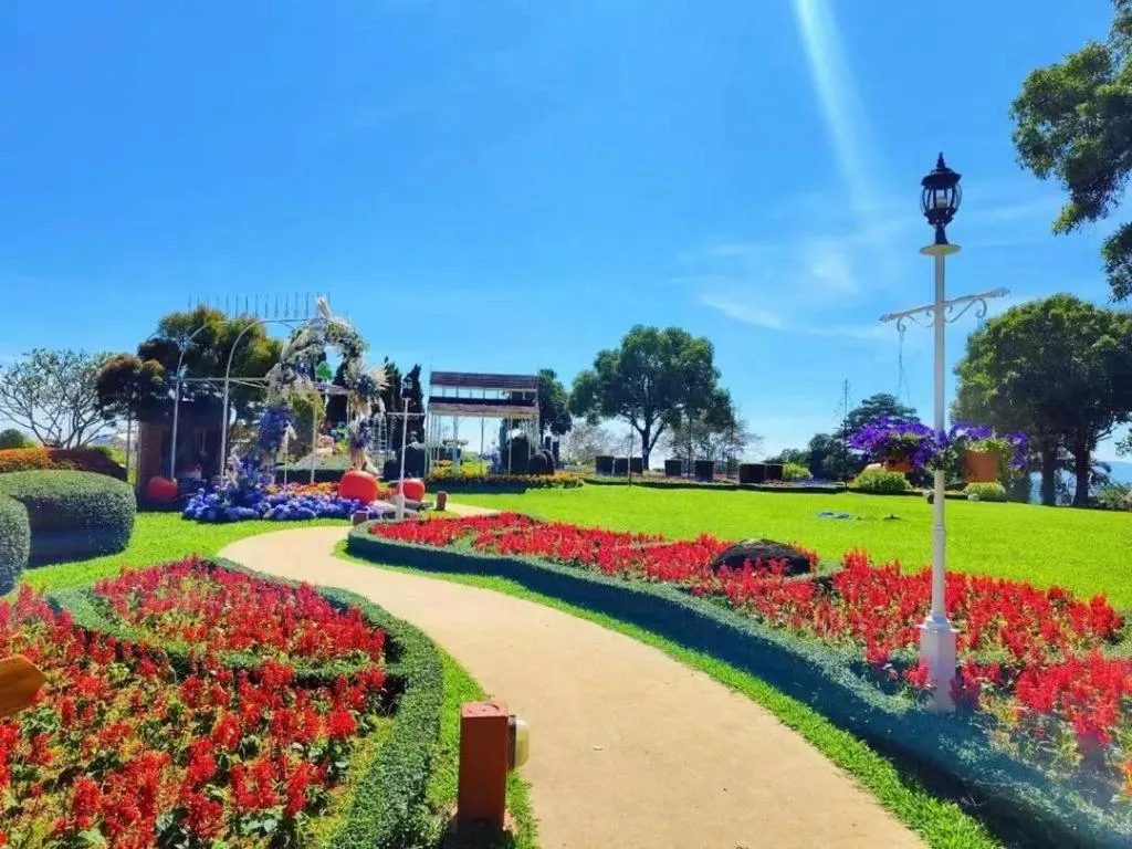 Montana Cotswolds Resort