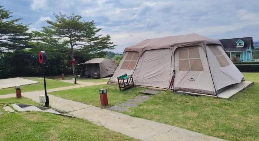 Montana Cotswolds Resort