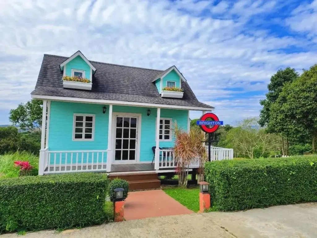 Montana Cotswolds Resort