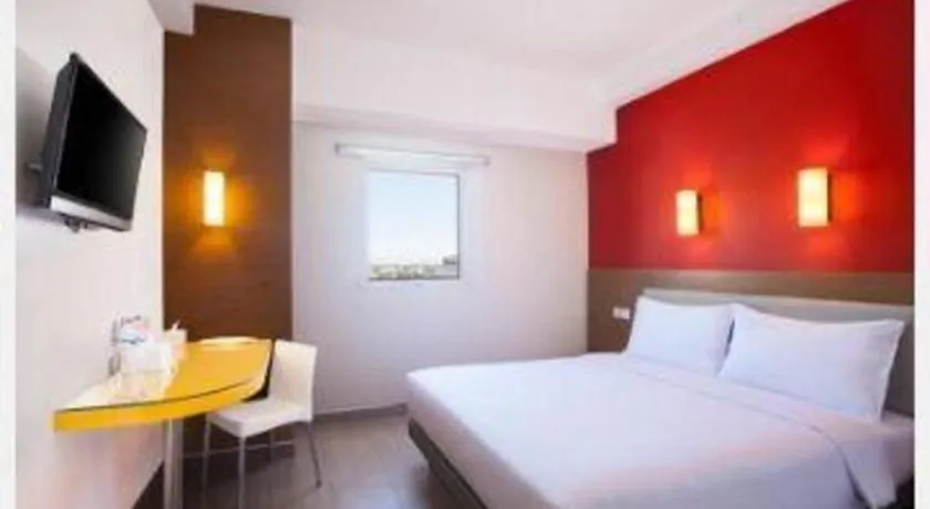 Bed in Amaris Hotel Kupang