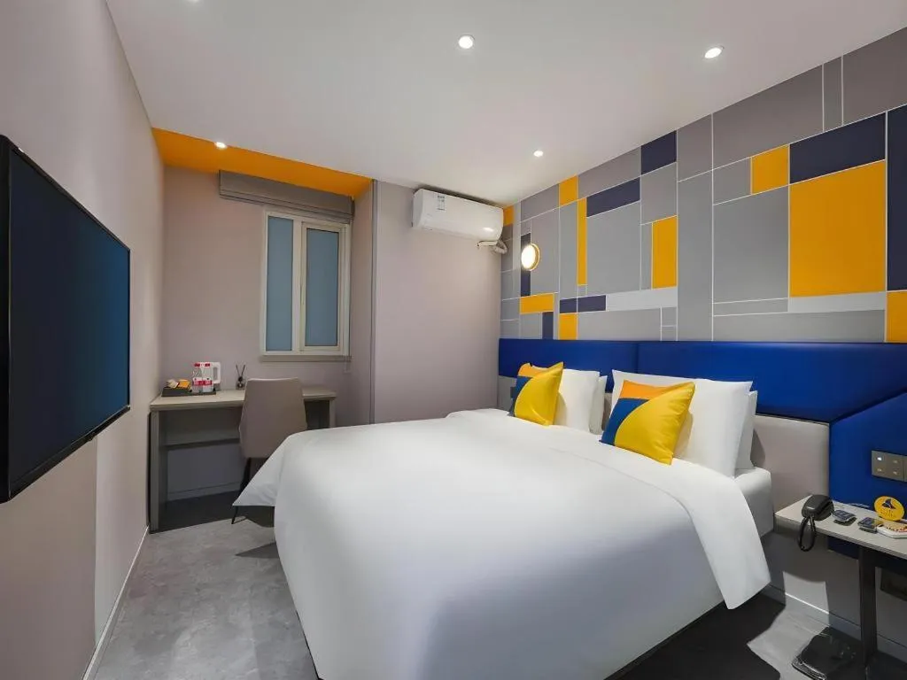 Bed in 7 Days Inn Xi'an Xijing Hospital Tonghuamen Metro Station