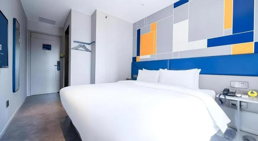 Bed in 7 Days Inn Xi'an Xijing Hospital Tonghuamen Metro Station