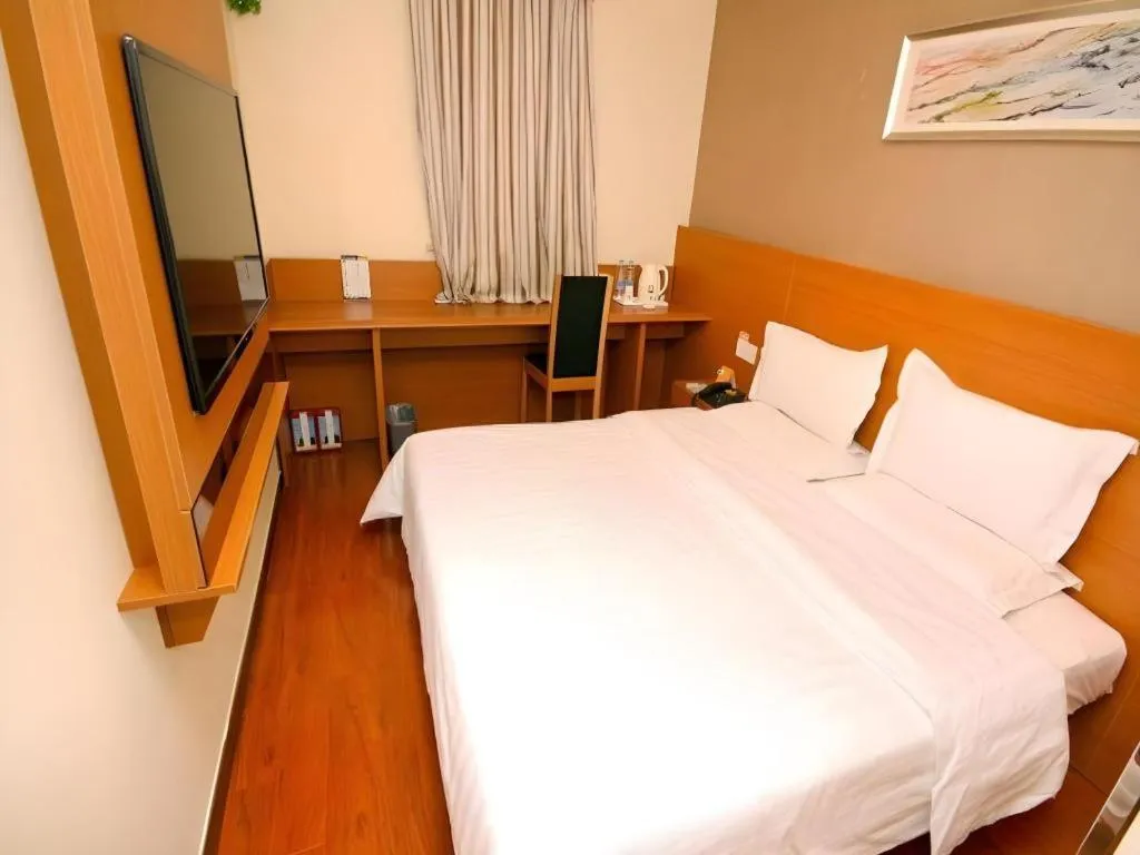 Bed in 7 Days Inn Xi'an Xijing Hospital Tonghuamen Metro Station