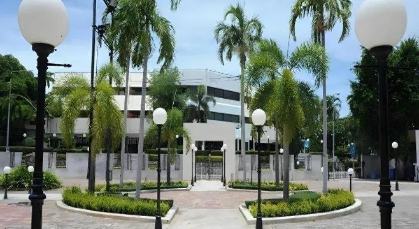 Bangsaen Villa Hotel