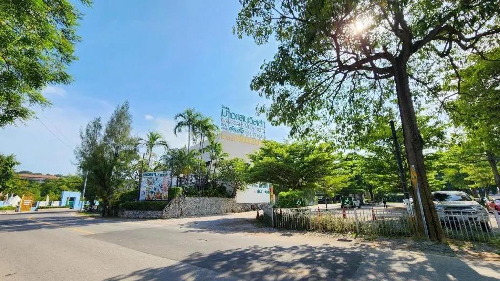 Bangsaen Villa Hotel