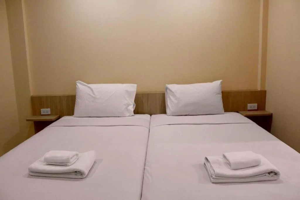 Bed in Bangsaen Villa Hotel