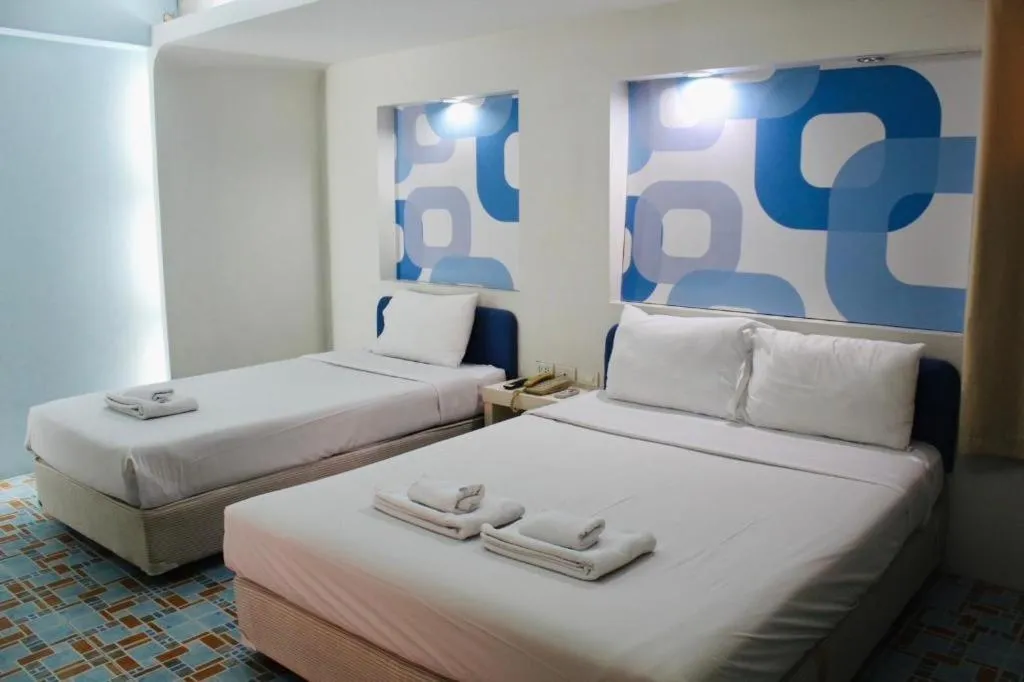 Bed in Bangsaen Villa Hotel