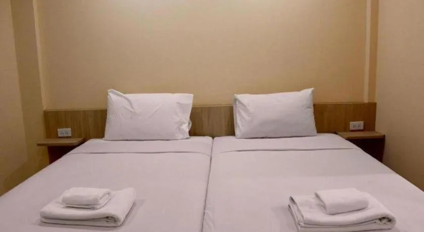 Bed in Bangsaen Villa Hotel