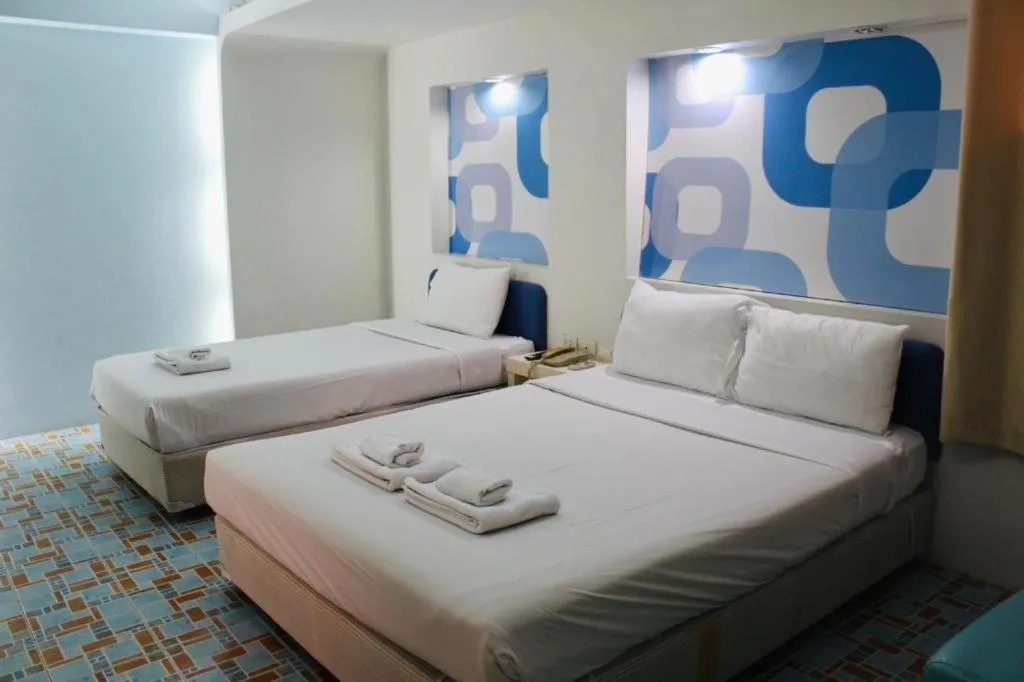 Bed in Bangsaen Villa Hotel