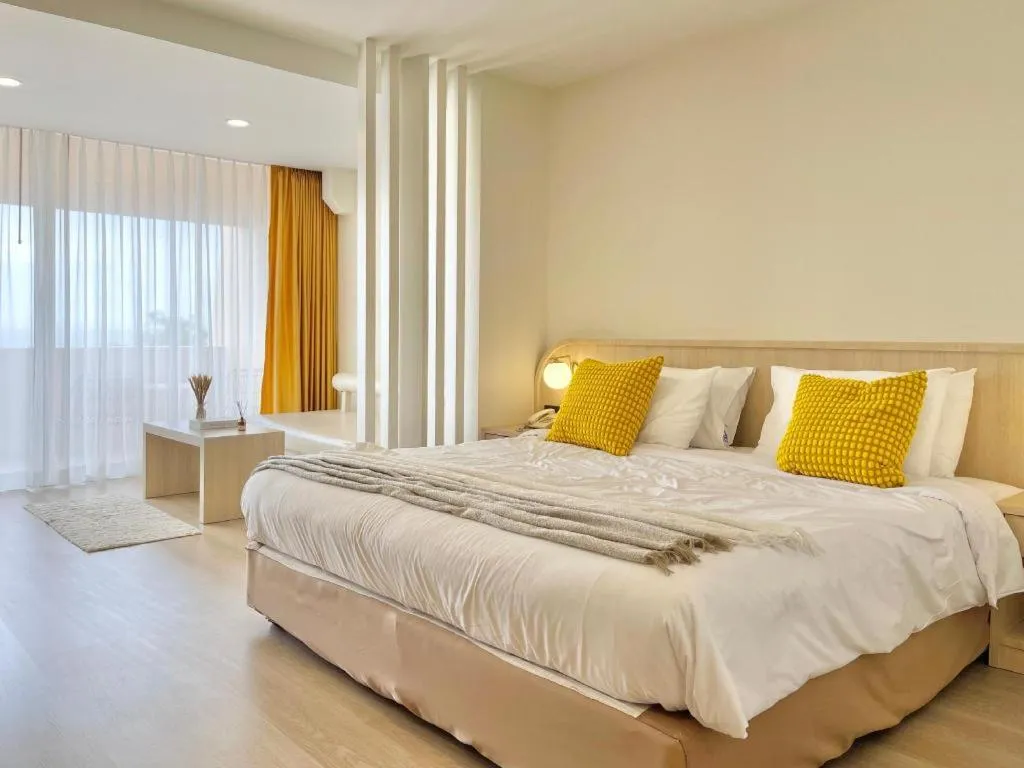 Bed in Bangsaen Villa Hotel