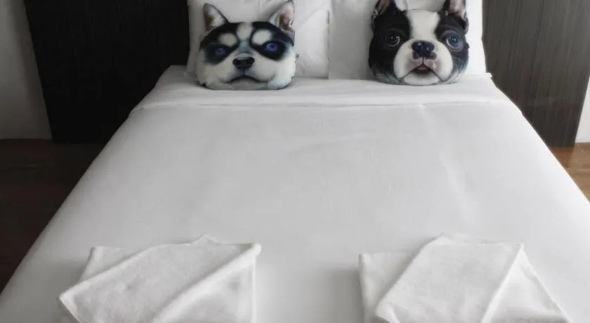 Bed in The Pride Hotel At Laemsing