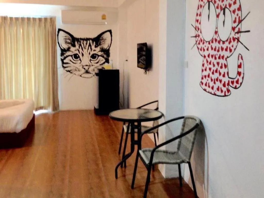 Bed in The Pride Hotel At Laemsing