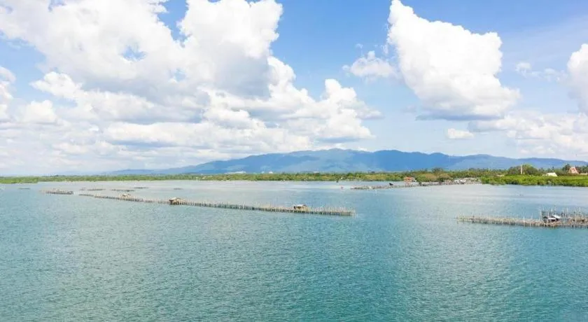 The Pride Hotel At Laemsing