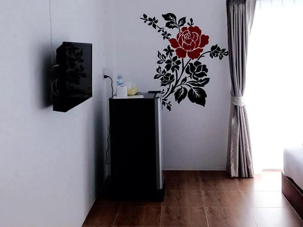 The Pride Hotel At Laemsing