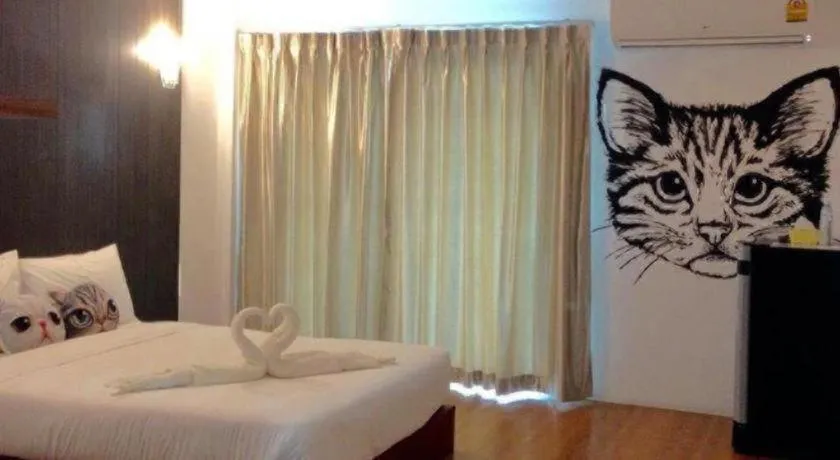 Bed in The Pride Hotel At Laemsing