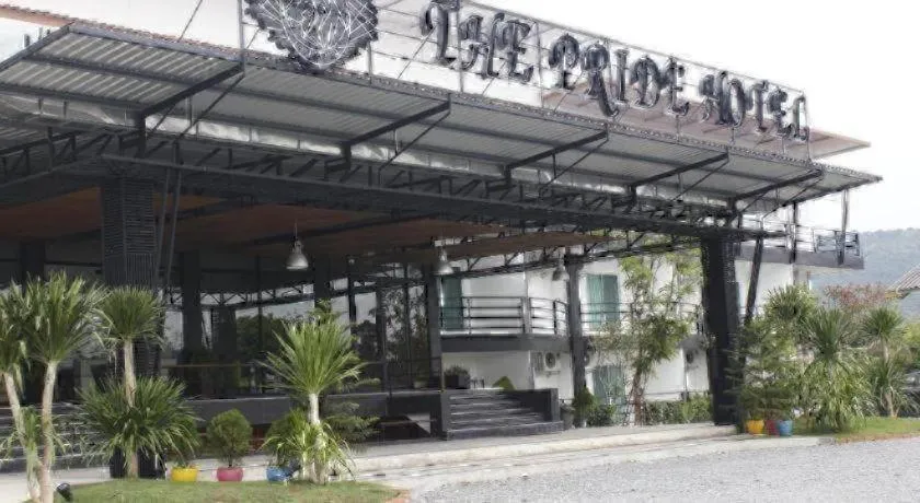 The Pride Hotel At Laemsing