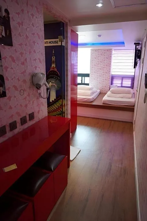 Bed in Myeongdong Mom House