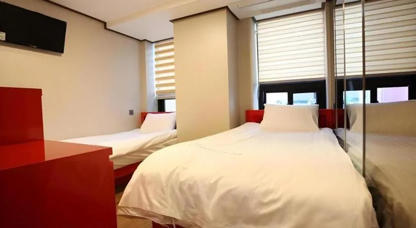 Bed in Myeongdong Mom House