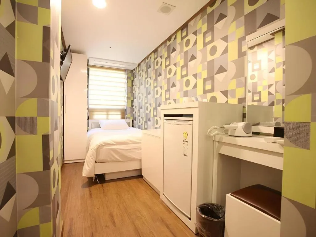 Bed in Myeongdong Mom House