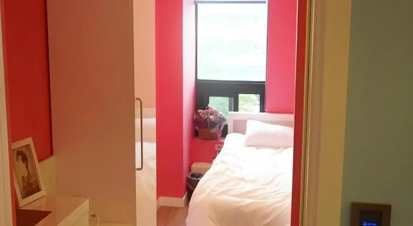 Bed in Myeongdong Mom House