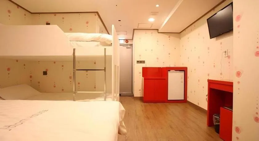 Bed in Myeongdong Mom House