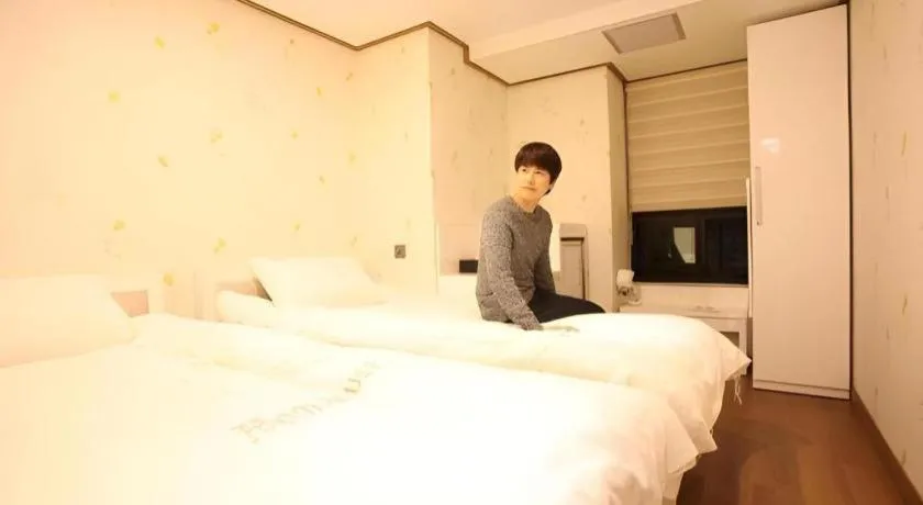 Bed in Myeongdong Mom House