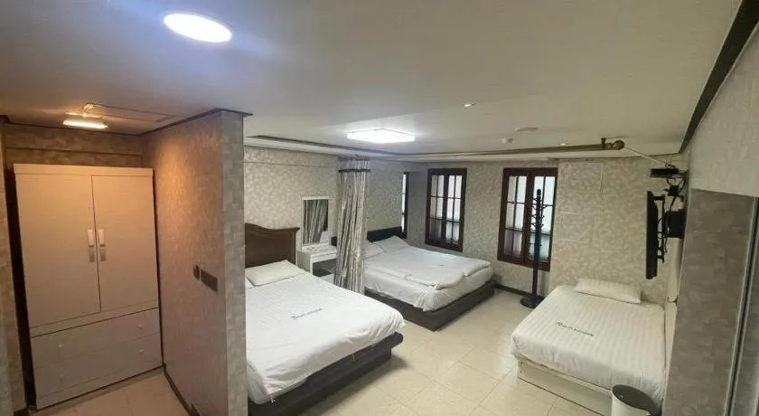 Bed in Myeongdong Mom House