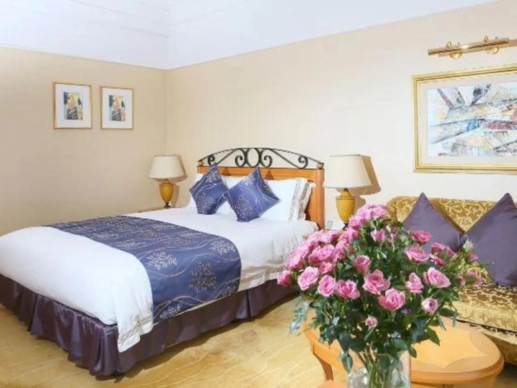 Bed in Regency Hotel