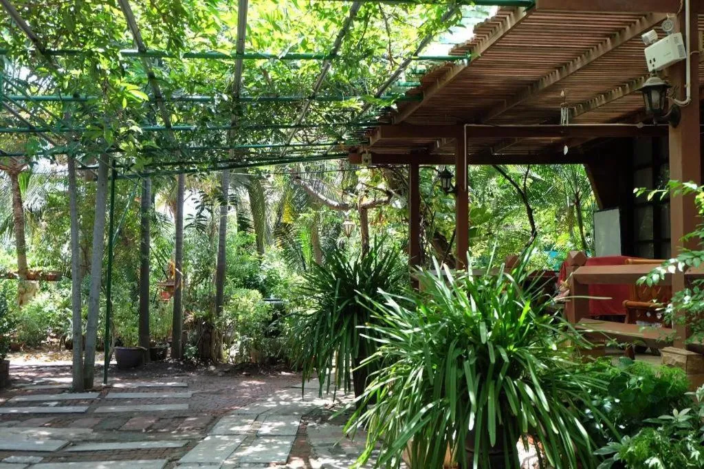 RuenNamyen Resort Amphawa