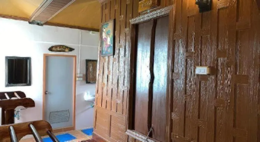 RuenNamyen Resort Amphawa