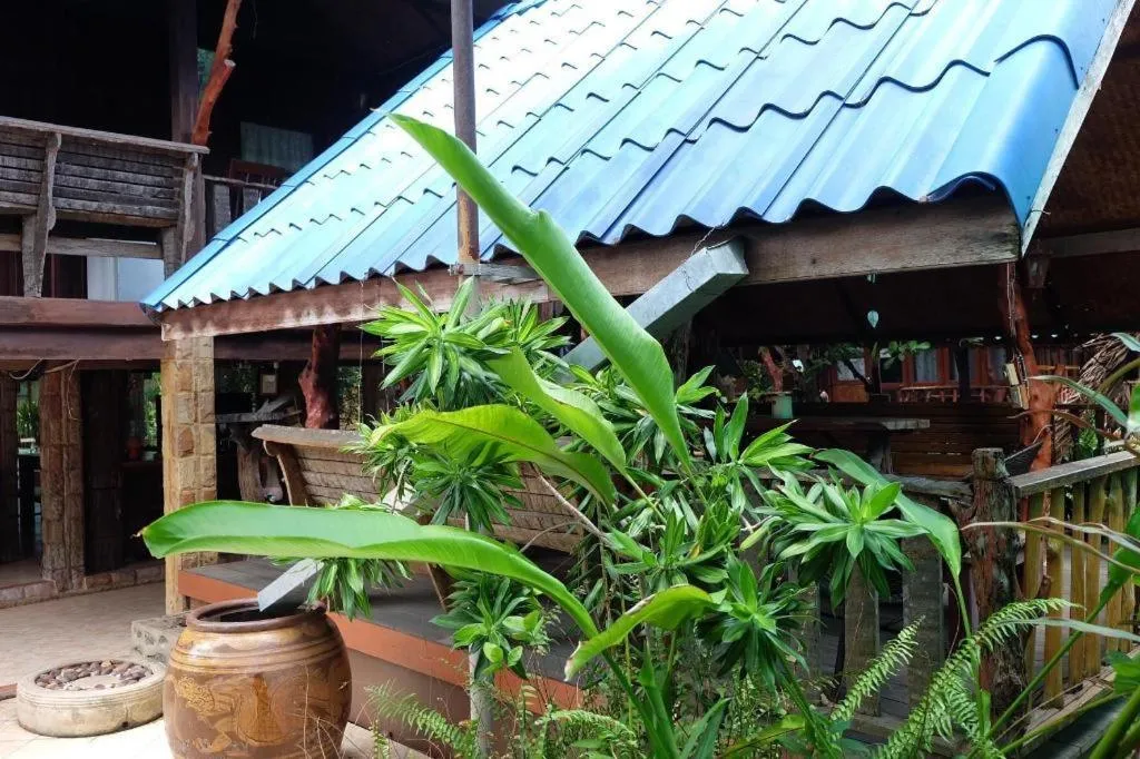 RuenNamyen Resort Amphawa