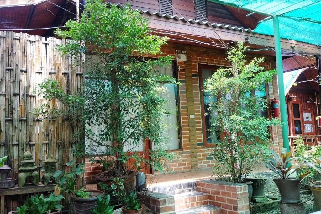 RuenNamyen Resort Amphawa