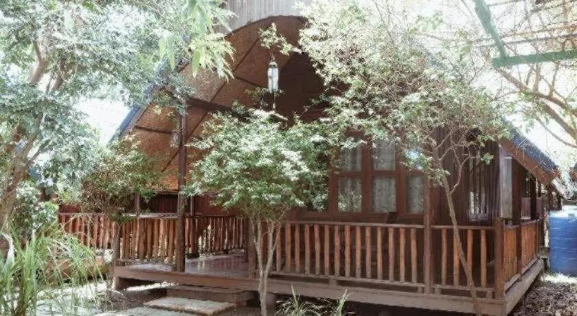 RuenNamyen Resort Amphawa