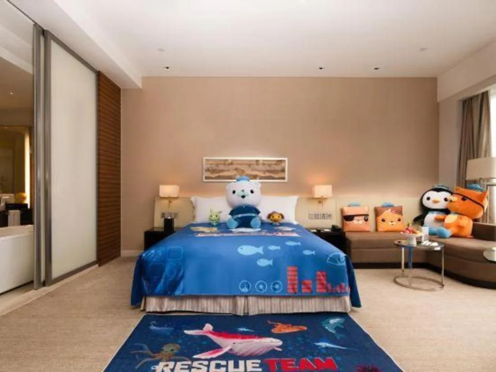 Bed in New World Guiyang Hotel