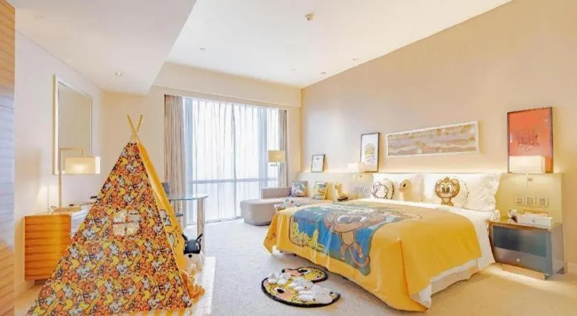 Bed in New World Guiyang Hotel