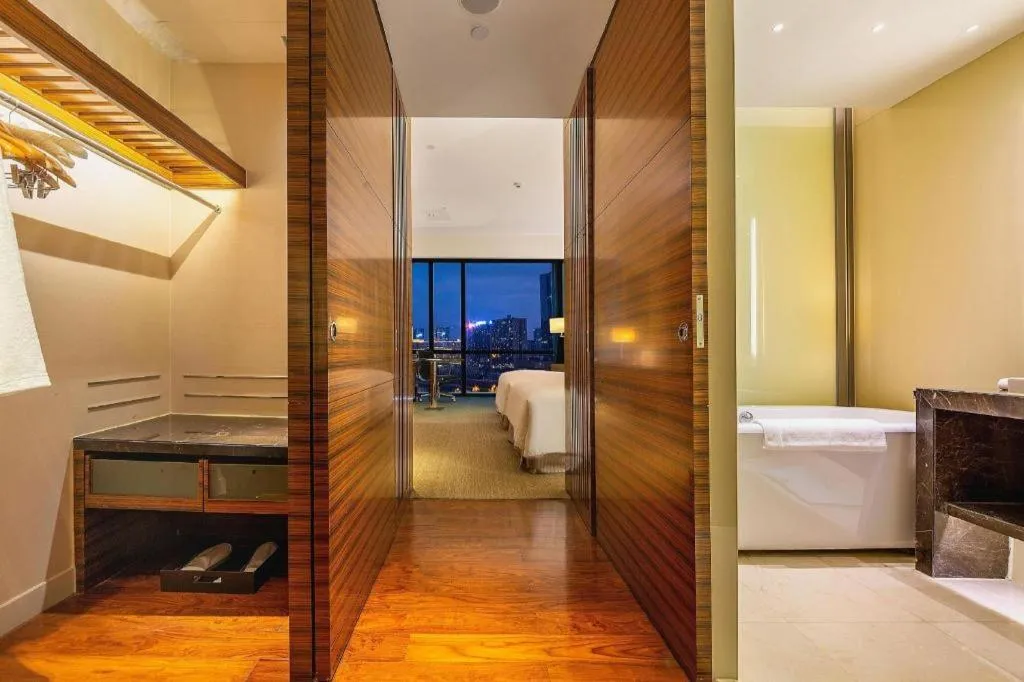 New World Guiyang Hotel