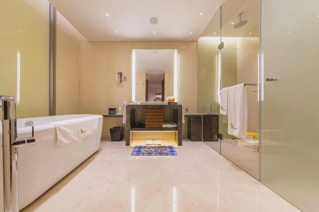 Bed in New World Guiyang Hotel