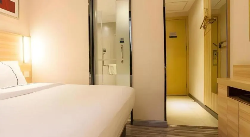 Bed in City Comfort Inn Nanning Chaoyang Square Metro Station