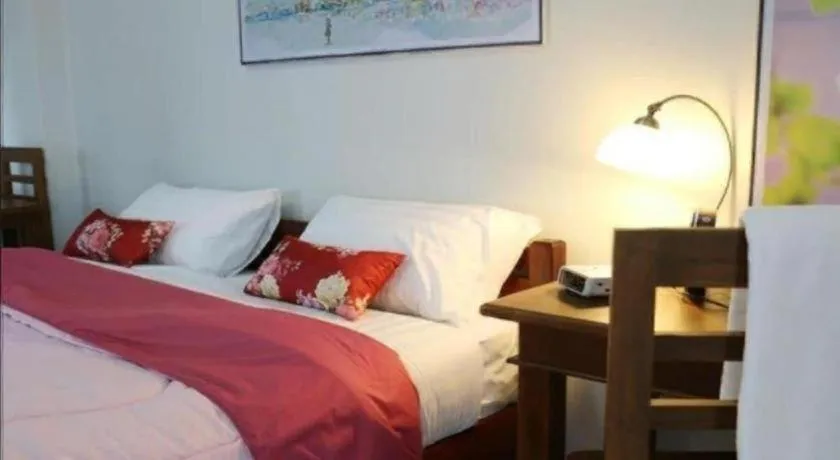 Bed in Iyara Residence