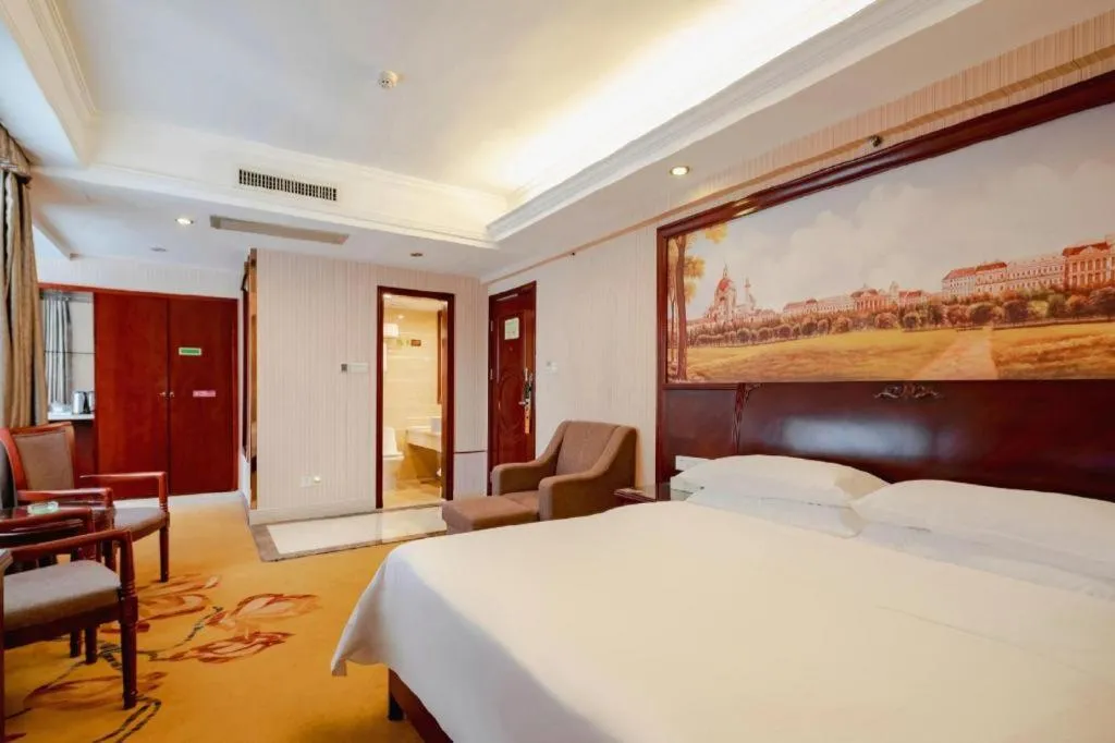 Bed in Vienna Hotel Nanning Train Station