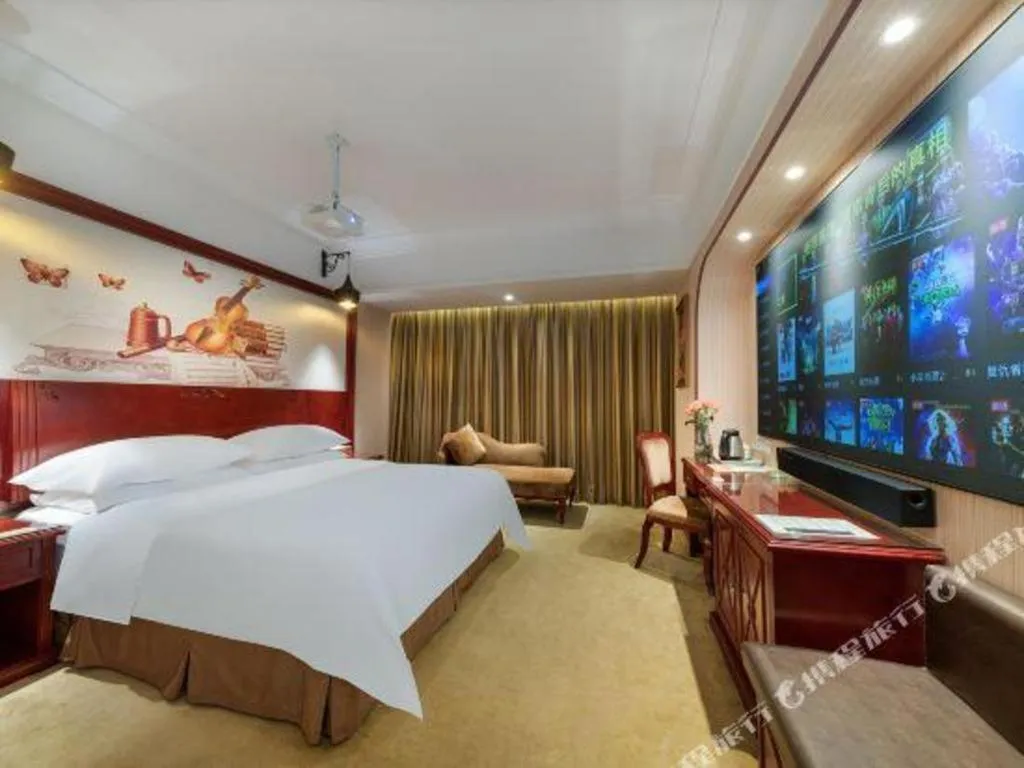 Bed in Vienna Hotel Nanning Train Station