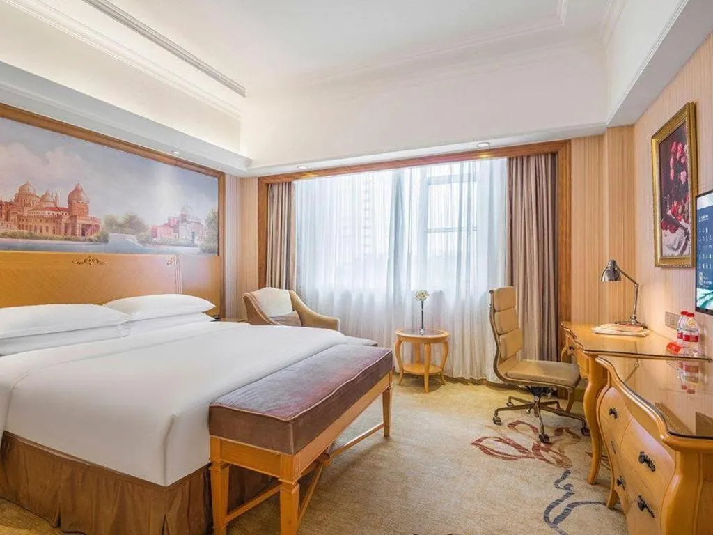 Bed in Vienna International Hotel Shenzhen North Station Branch