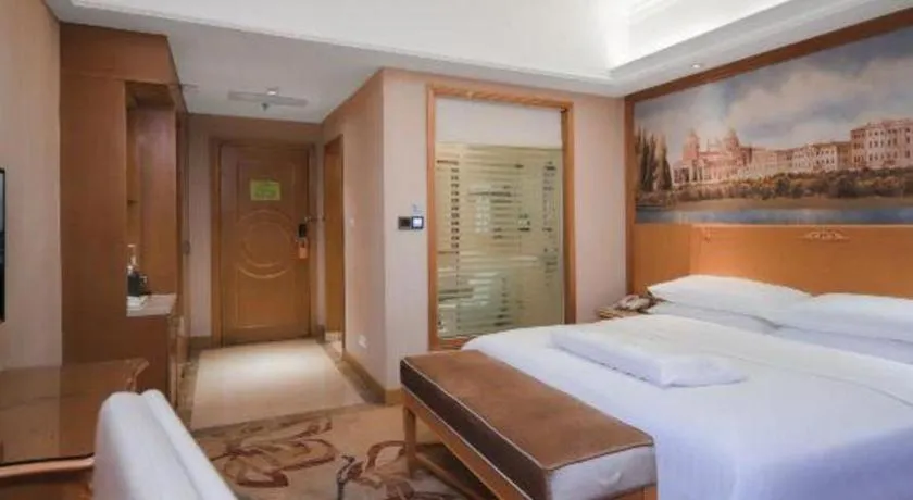 Bed in Vienna International Hotel Shenzhen North Station Branch