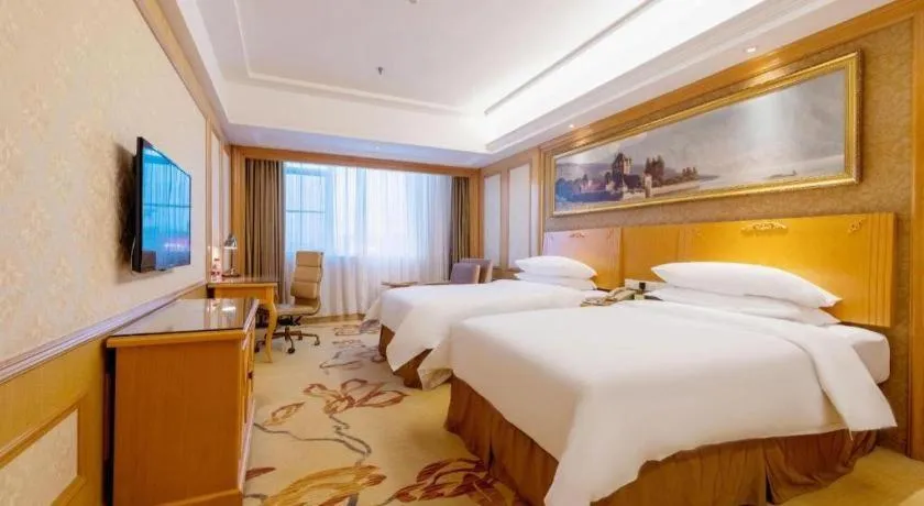 Bed in Vienna International Hotel Shenzhen North Station Branch