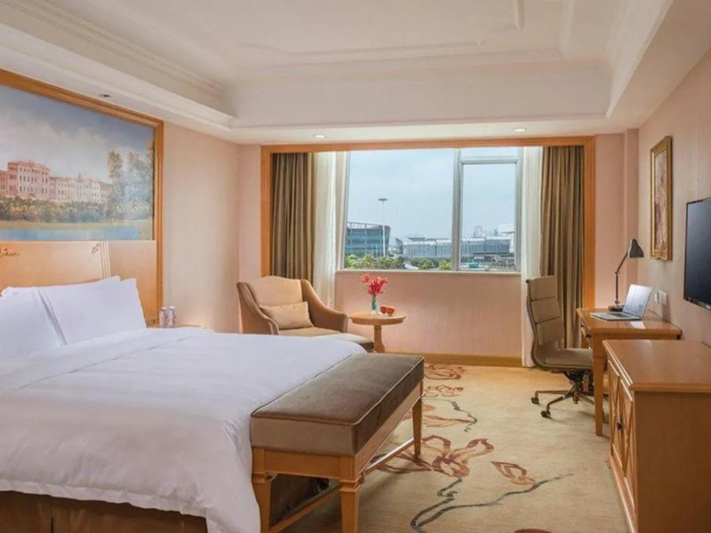 Bed in Vienna International Hotel Shenzhen North Station Branch