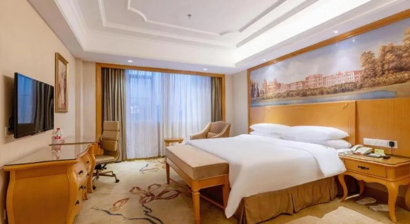 Bed in Vienna International Hotel Shenzhen North Station Branch