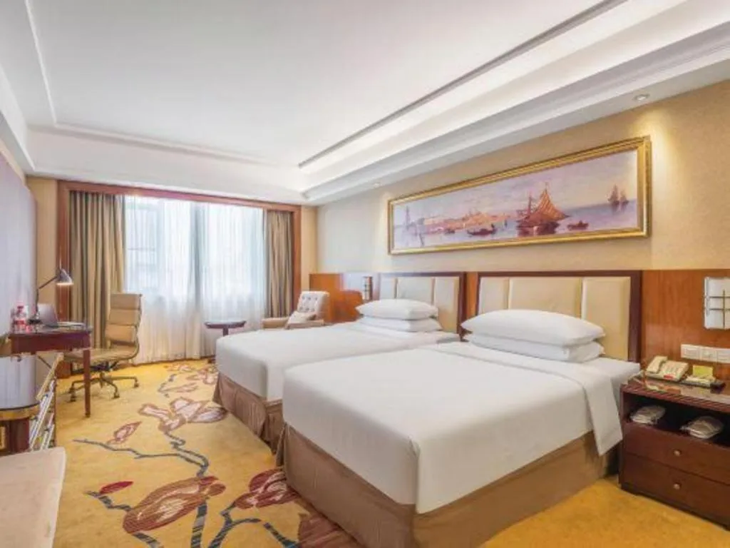 Bed in Vienna International Hotel Shenzhen North Station Branch